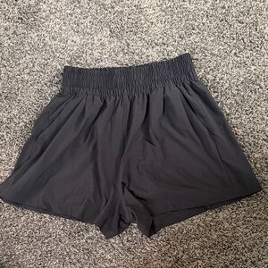 Vuori Black Villa Shorts